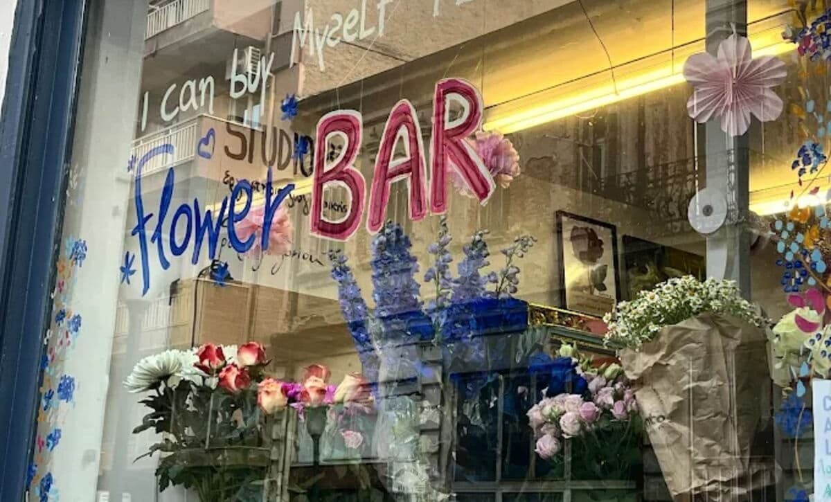 Studio 83 Flowerbar